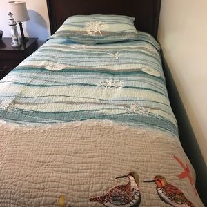 Beach-themed quilt twin size